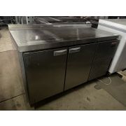 Стол холодильный HICOLD GN 11/TN с бортом