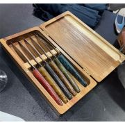 Коробка с крышкой презентационная 26x13 см h 4 см, акация + 6 ножей для стейка с ручками разного цвета