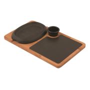 Тарелка для горячего на деревянном подносе с чугунной панелью12x19cm. (не включает соусники)
